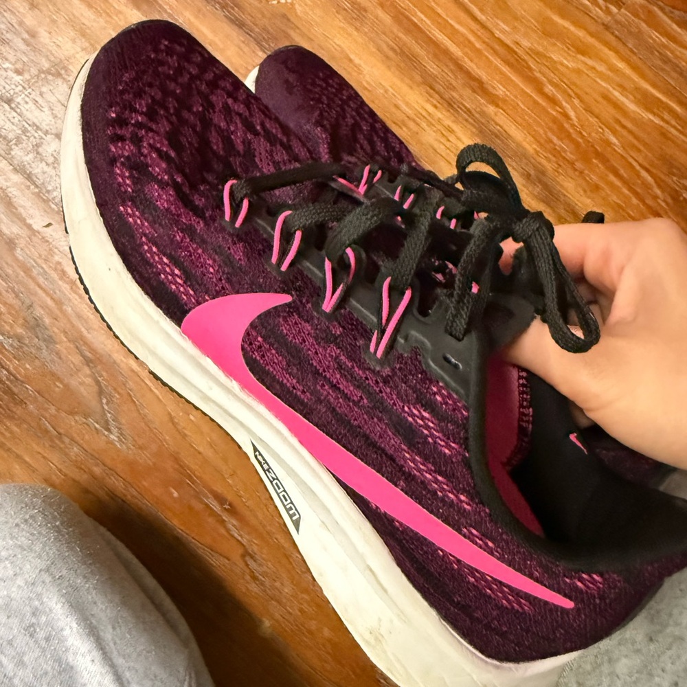 Nike zoom running shoes women’s 8.5